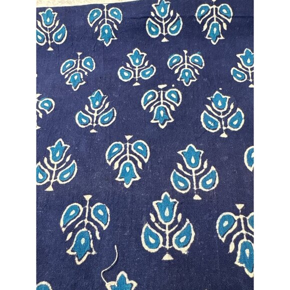 Handloom Batik Cotton Fabric Fat Quarter 18" x 22" Blue & White Floral Block Pri - Picture 1 of 7